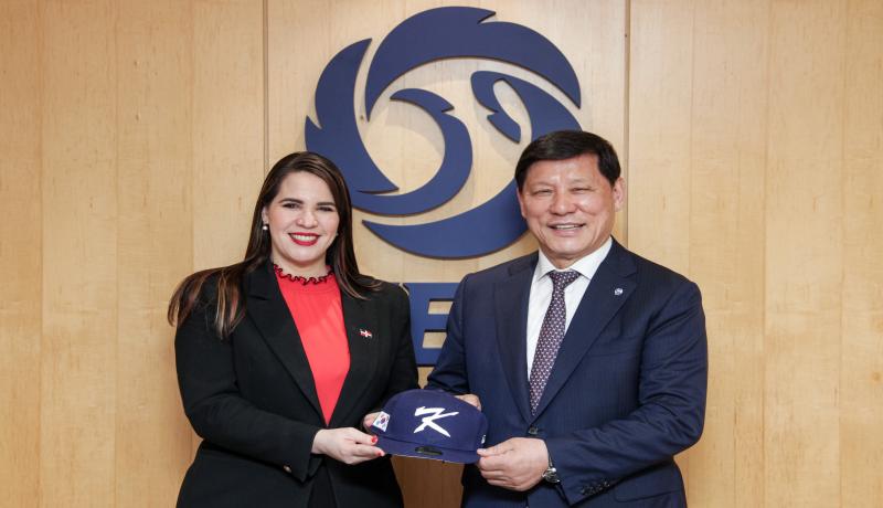 KBO 허구연 총재, 안지 샤키라 마르티네스 떼헤라 주한 도미니카 공화국 대사와 양국 스포츠 외교 활성화 방안 논의